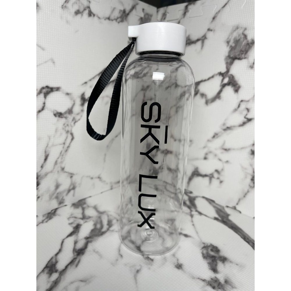NEW GYM WATER BOTTLE SKY LUX MEDIUM SIZE WATER BOTTLE BRAND NEW